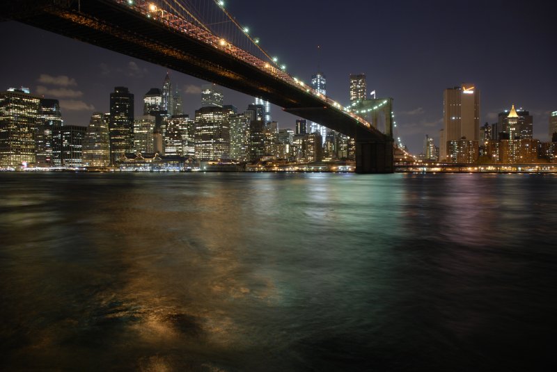 Brooklyn Bridge bei Nacht